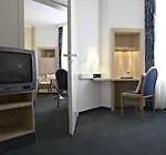 Intercityhotel Hotel 4*