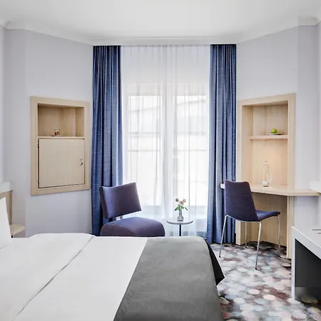 Intercityhotel 4*