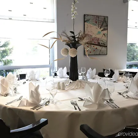 Intercityhotel 4*