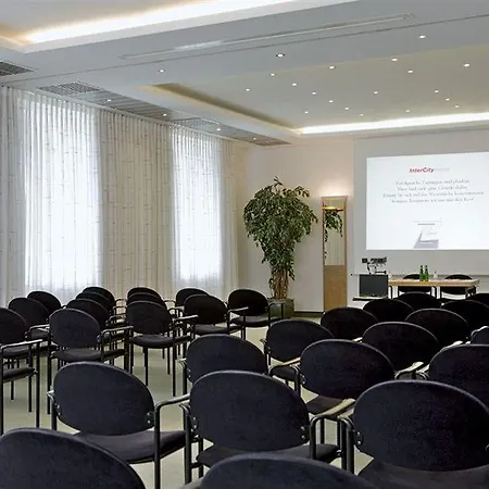 Intercityhotel Otel 4*