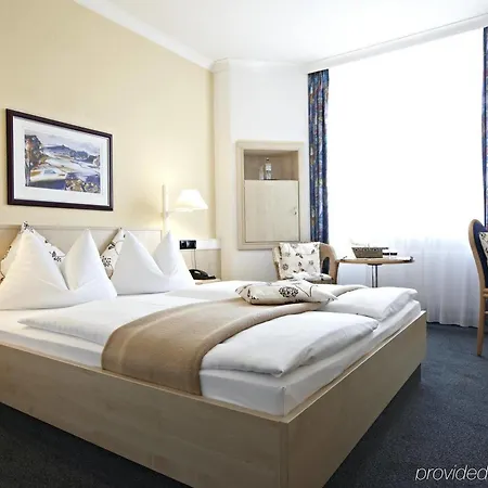 Intercityhotel 호텔
