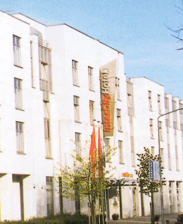 Intercityhotel Otel 4*
