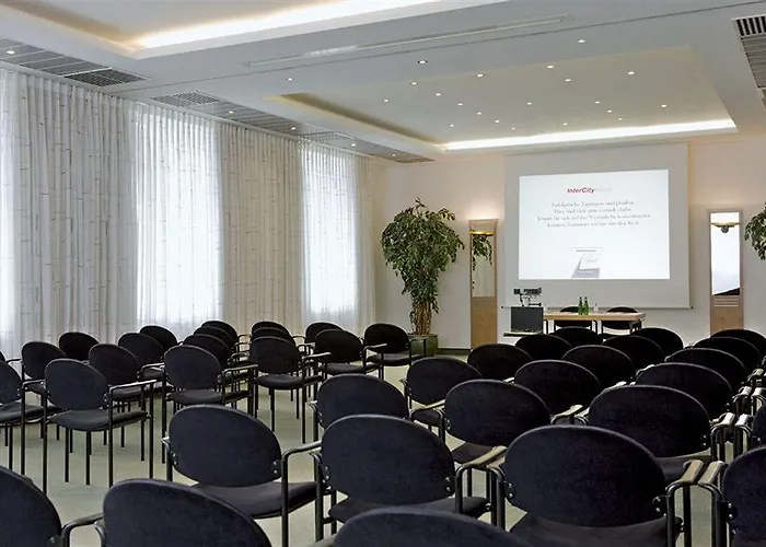 Intercityhotel Hotel 4*